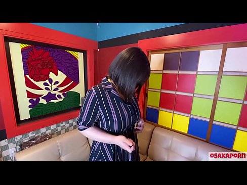 ❤️ Cutie Japanese nwere nnukwu nnụnnụ tit na-eji ihe ụmụaka egwuri egwu na-enwe mmekọahụ na-emetọ onwe ya ma nwee orgasm. Ọ na-ekwu na N'ajụjụ ọnụ banyere ya iberibe ahụmahụ. Nnukwu nnụnnụ tit na ọtụ ntutu na-asụ ude nke ukwuu. Osakaporn ☑ na anyi ☑